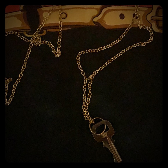 Louis Vuitton key 🔑 on 24” Gold Chain Necklace - Picture 1 of 8